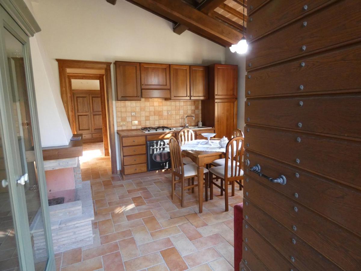 Scappo In Umbria, La Vallata Parrano Exterior foto